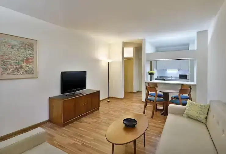 1 Bedroom Double Apartment (full double bed)