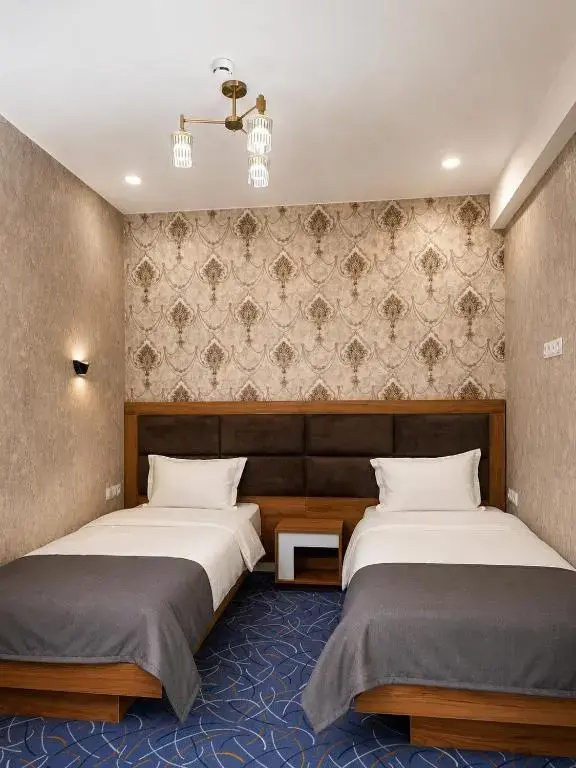 Double room with balcony (twin beds)