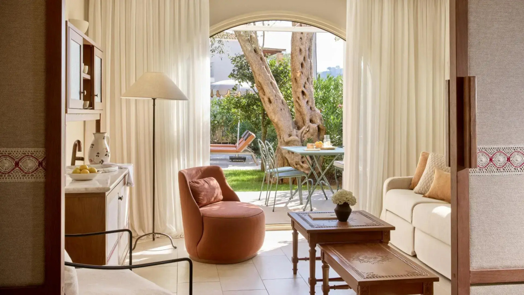 Aura (Annex Building) Double Suite (full double bed)