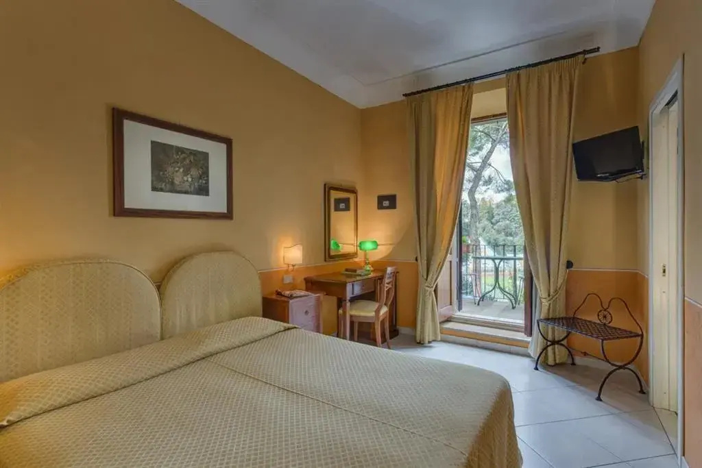 Double Junior Suite (full double bed)