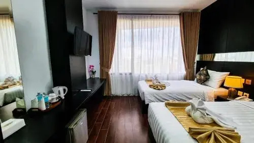 Grand Deluxe Double room (full double bed)