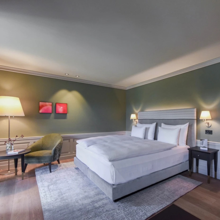 Double Cresta Junior Suite with balcony (full double bed)