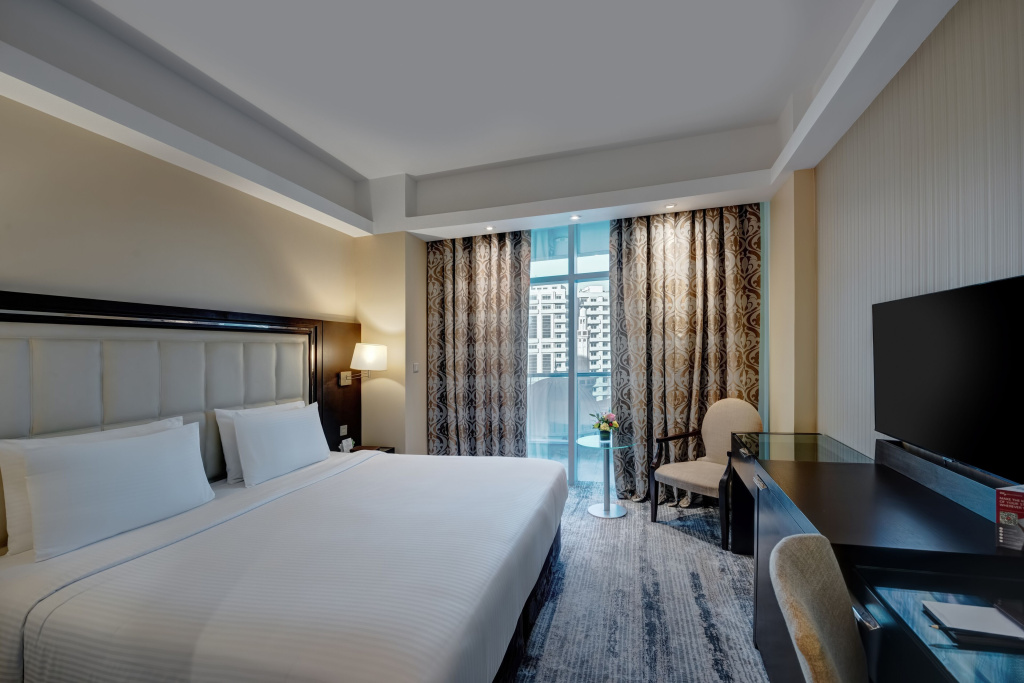 Superior Double room with city view (full double bed)