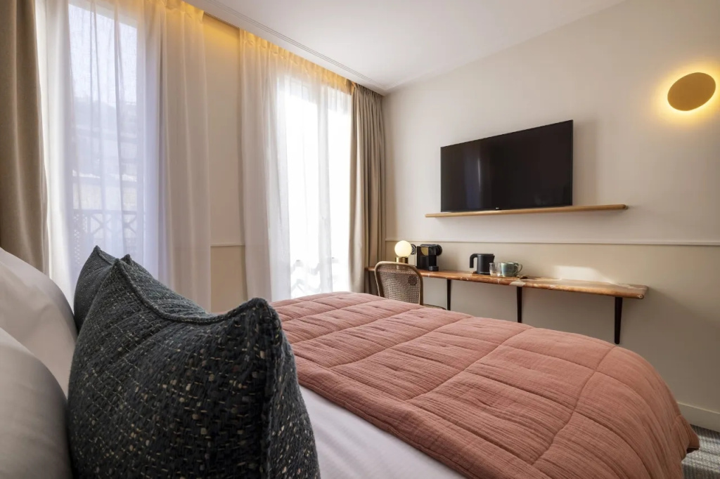 Very Bonne Double Chambre with balcony (twin beds)