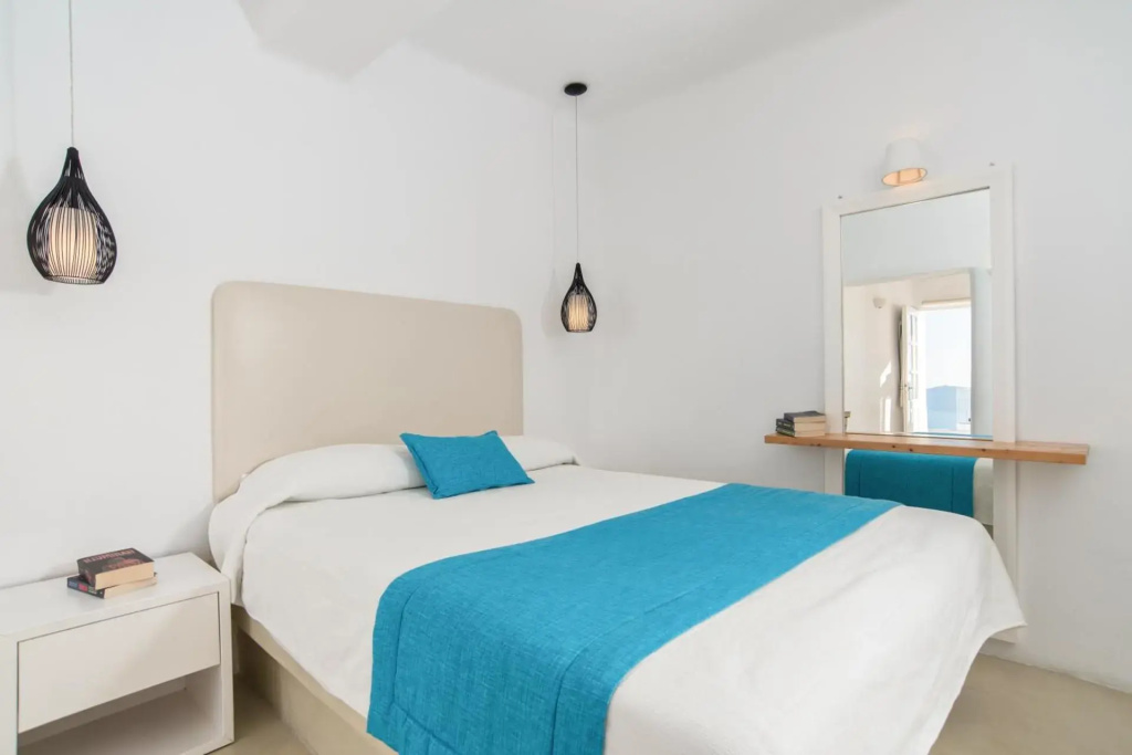 Standard Double room with mountain view (full double bed)