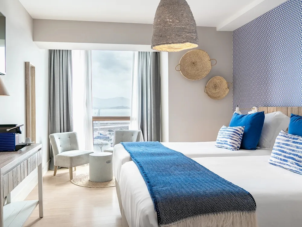 Double Junior Suite (full double bed)