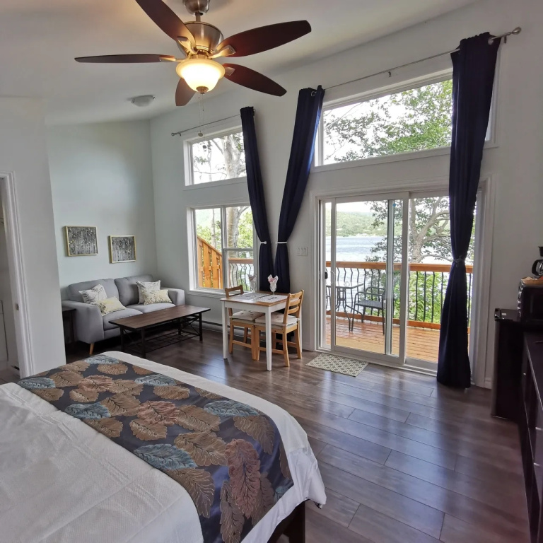 H Sunset Suite