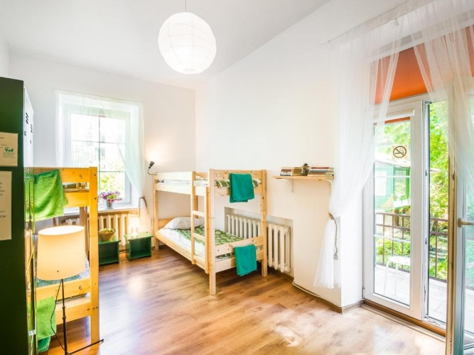 Sextuple room