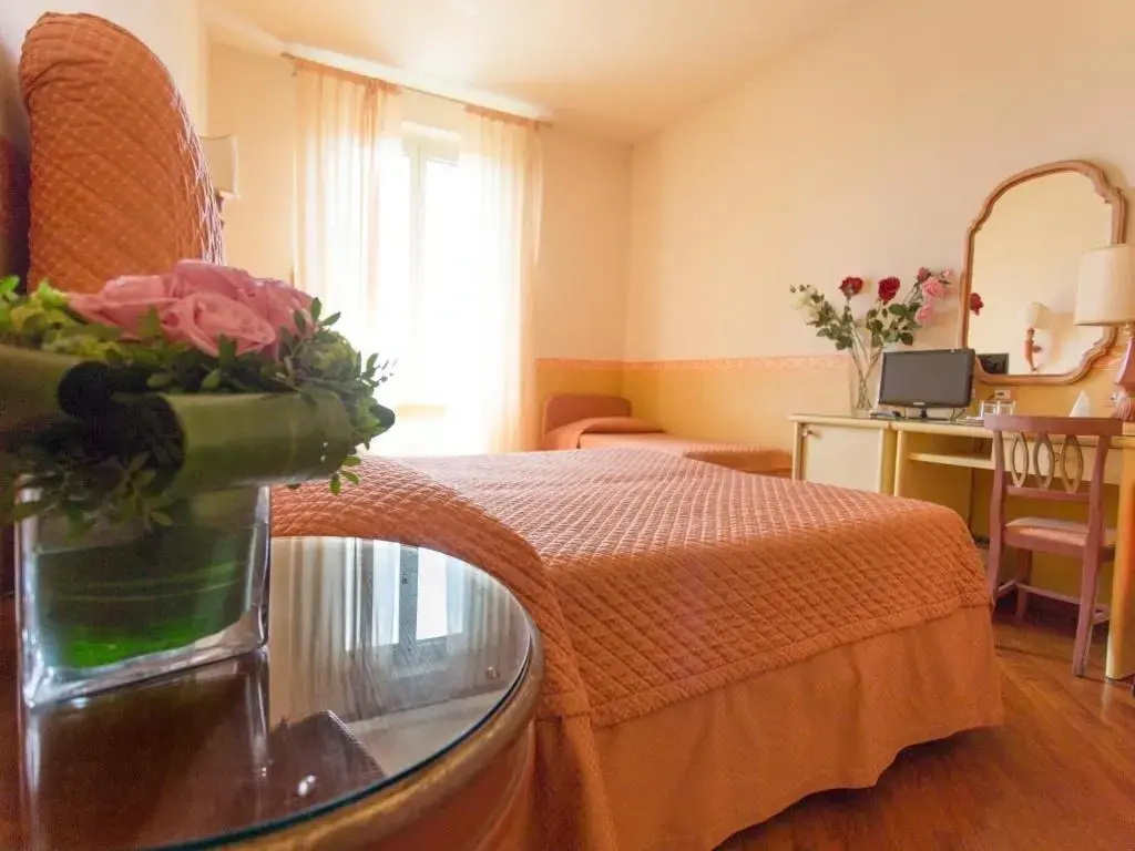 Classic Quadruple room