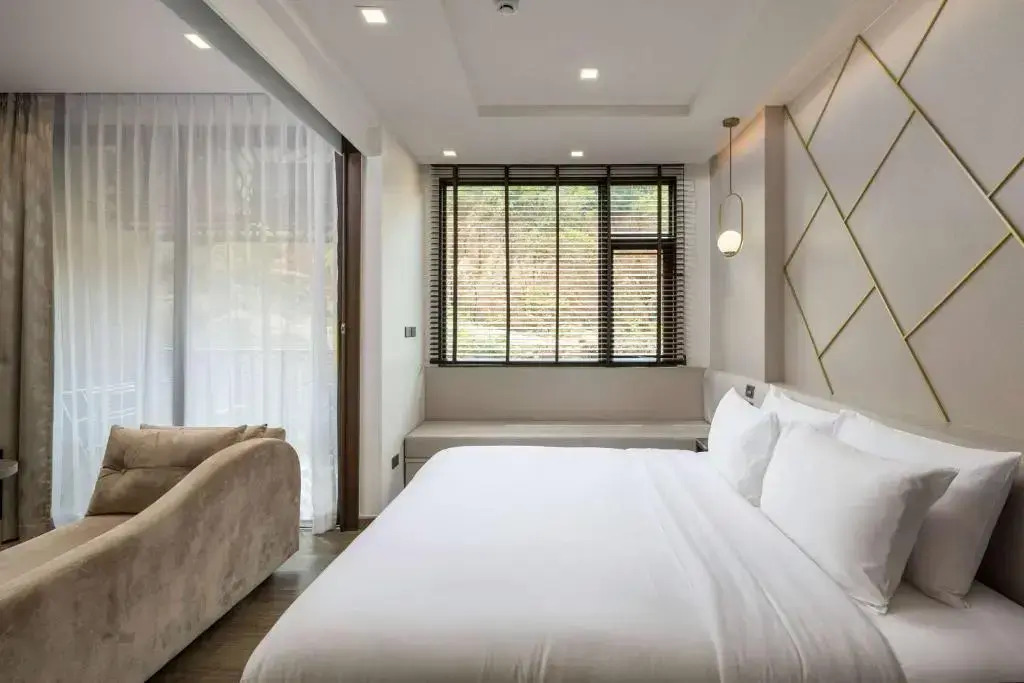 Двухместный номер Deluxe двуспальная кровать в The Proud Karon Beach Phuket Trademark Collection By Wyndham