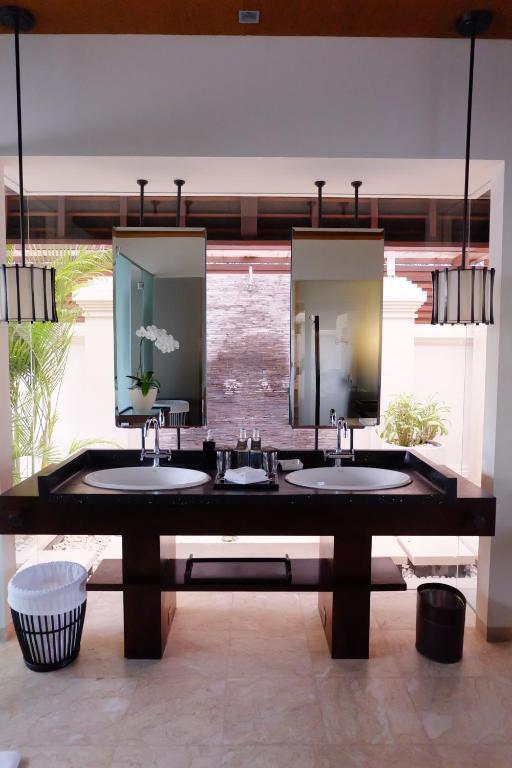 The Royal Santrian Villas