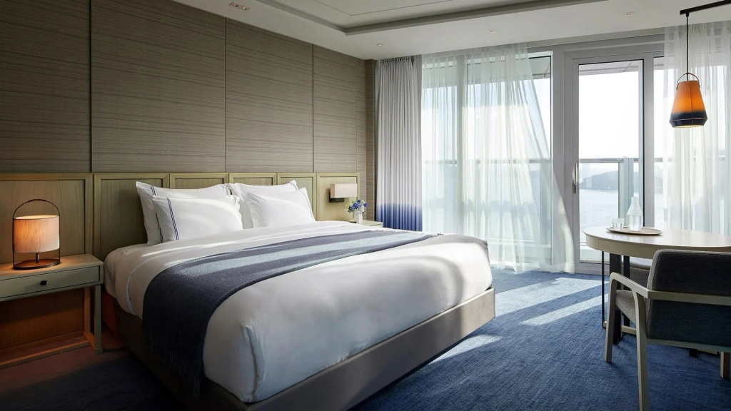 Signiel Premier Double room with ocean view (full double bed)