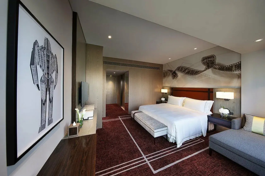 Celebrity Double room with view (full double bed)