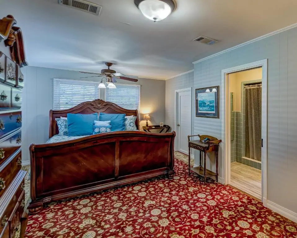 Standard Double room (full double bed)