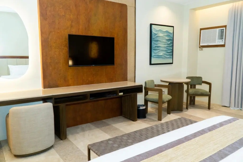 Premier East Wing Grand Double room (full double bed)