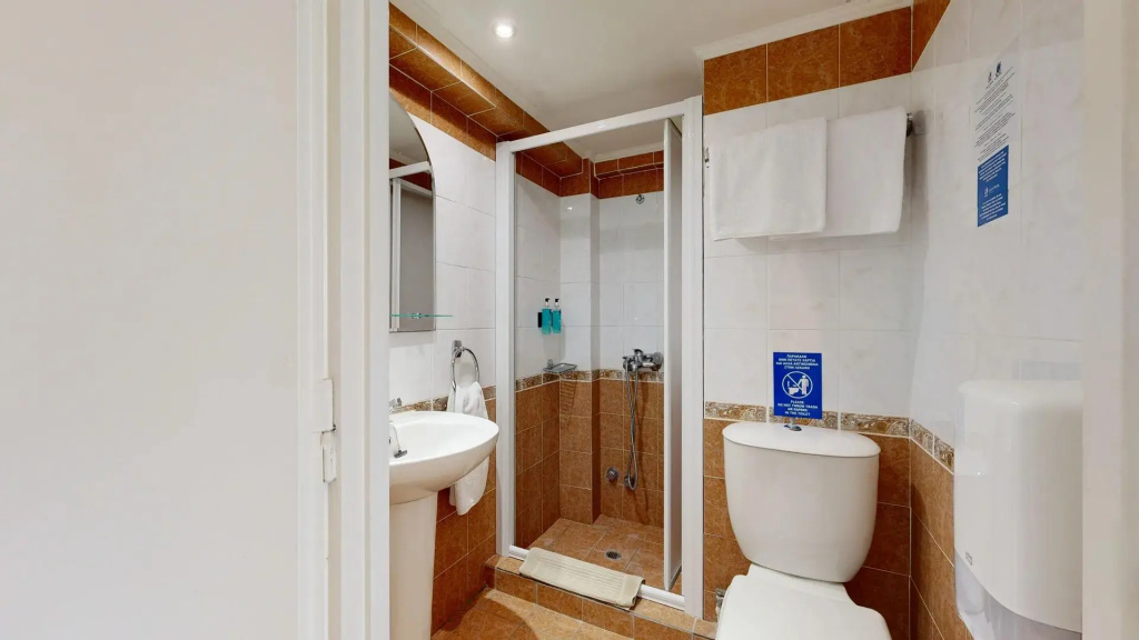 Lucy Hotel - Chambres