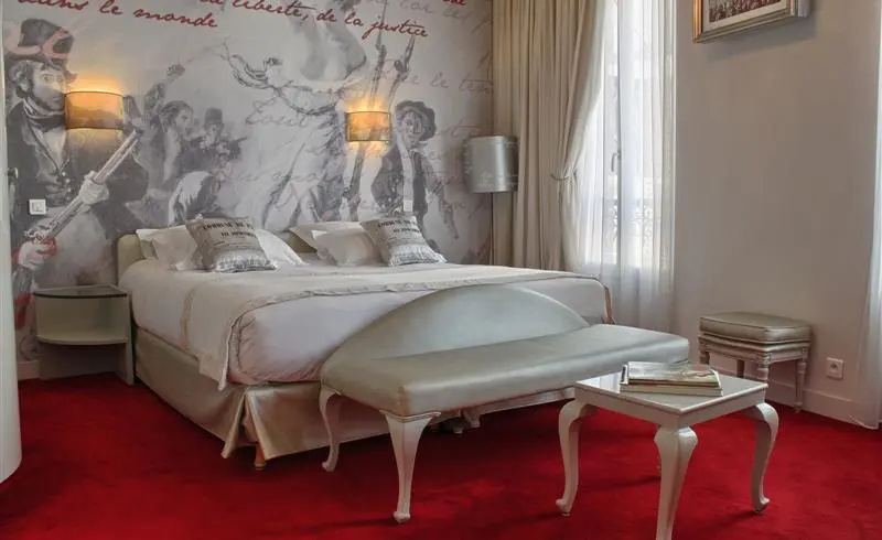 Deluxe Révolution Française Double room (full double bed)