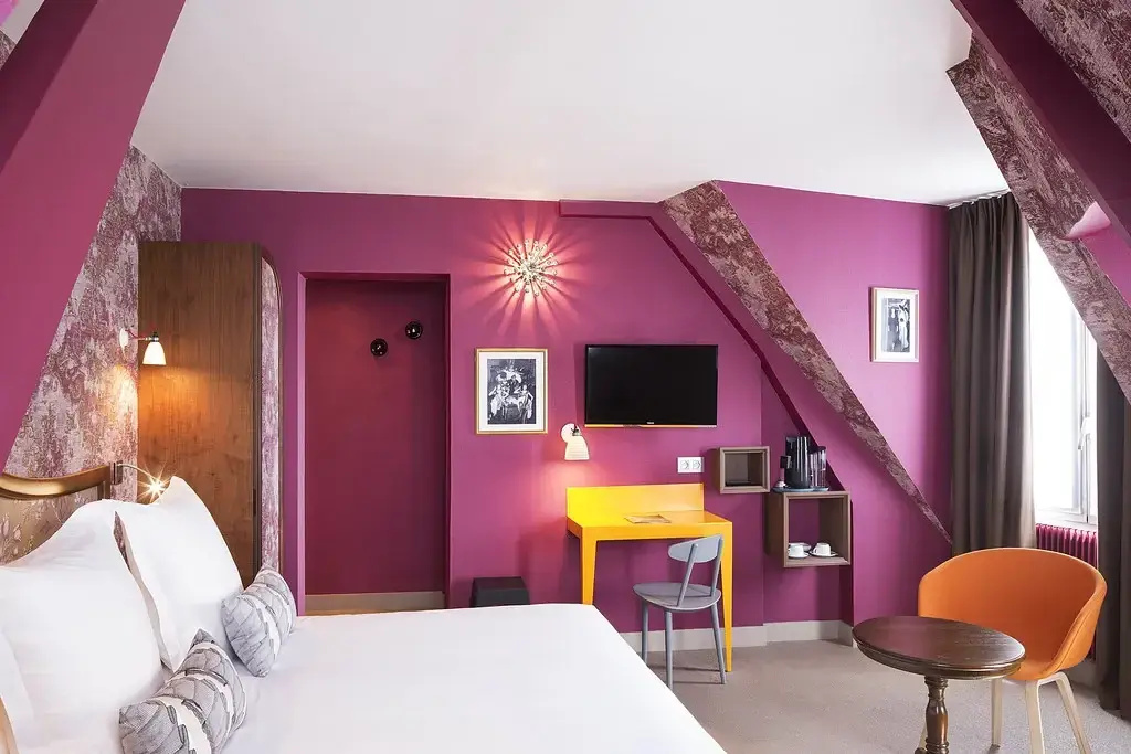 Double Joséphine Suite with balcony (full double bed)