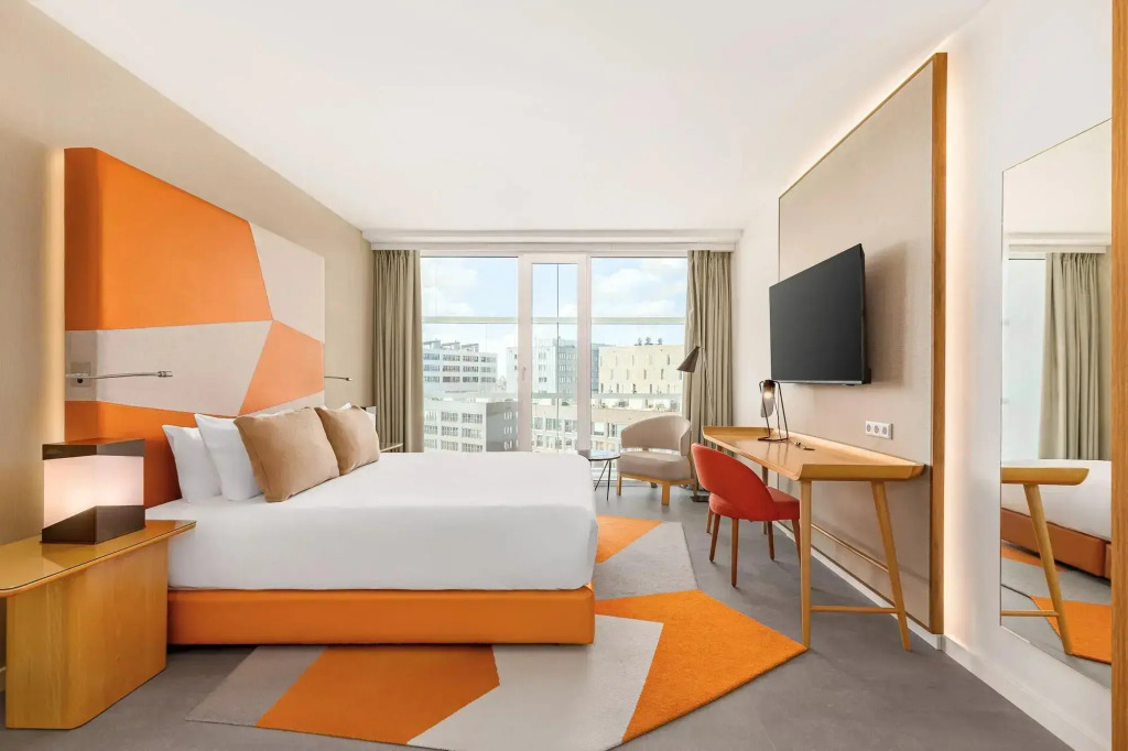 Двухместный номер Superior с красивым видом из окна двуспальная кровать в Room Mate Aitana, Amsterdam