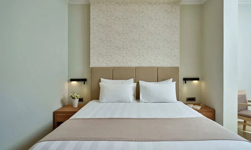 Jacuzzi Sharing Pool Double Suite with garden view (full double bed)