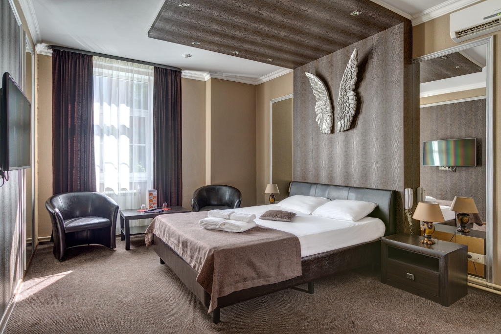 Wings Double Suite (full double bed)
