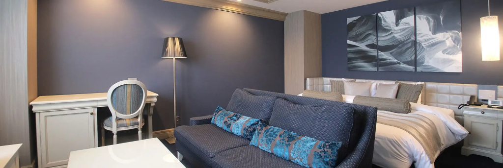 Double Suite (full double bed)
