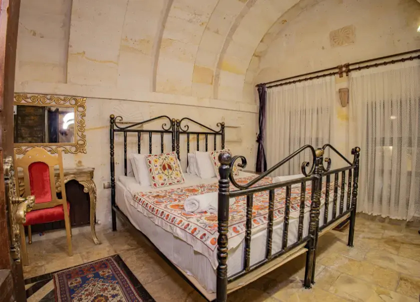 Emerald Arch Double room (full double bed)