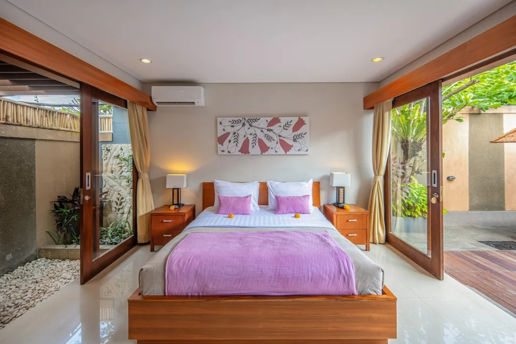 2 Bedrooms Villa