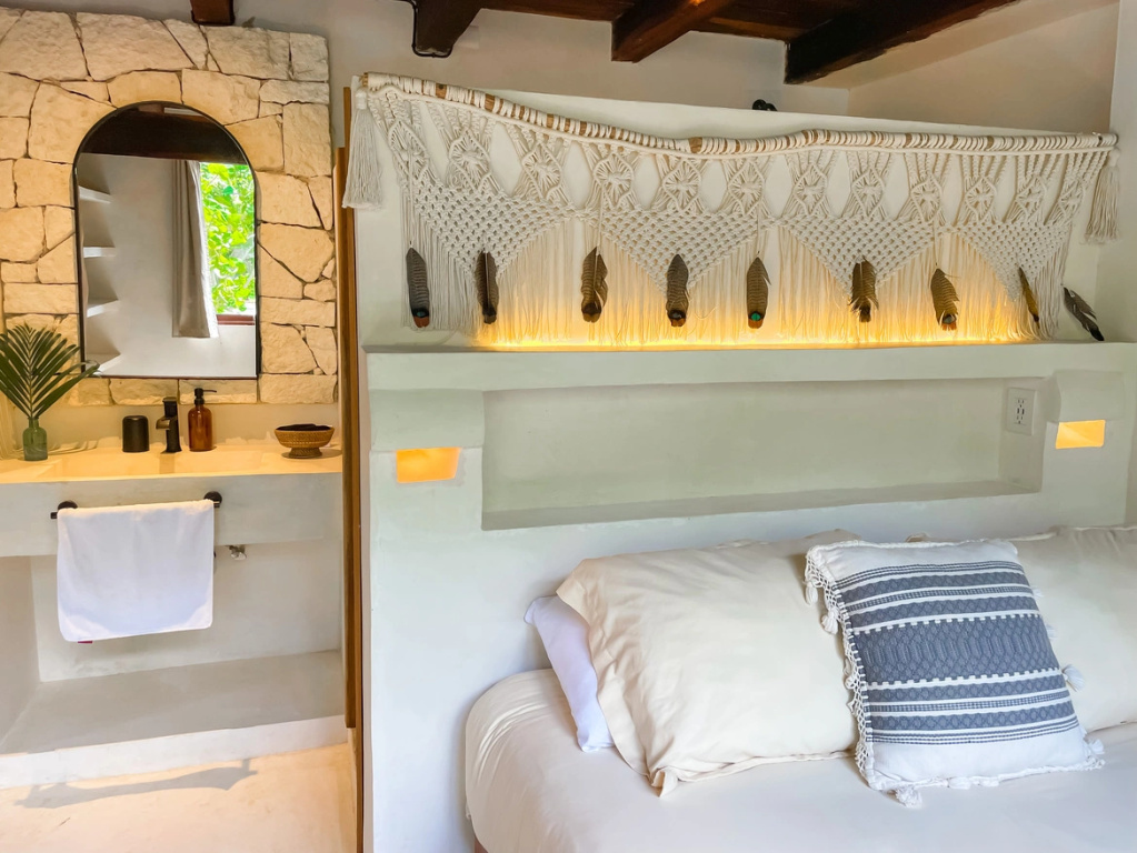 Super Simple Double room full double bed
