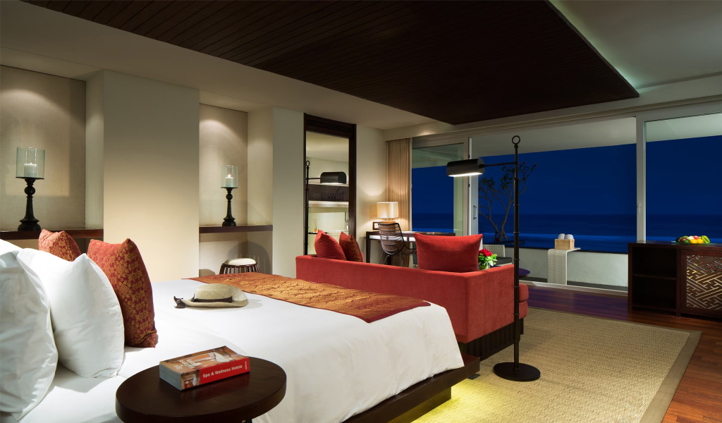 Connecting Pool Suite oceanfront