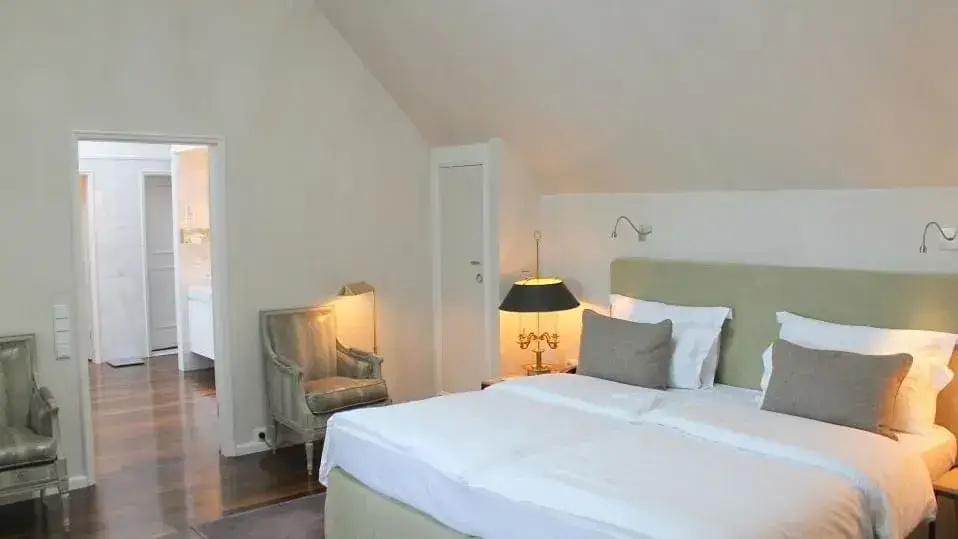 Presidential Double Suite (full double bed)