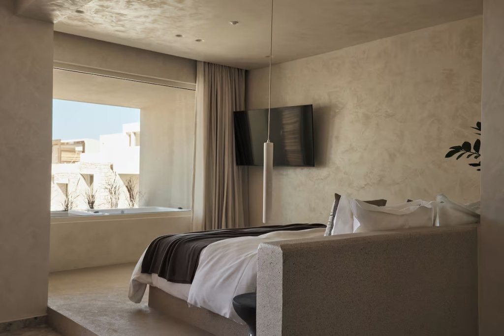 Haven with Outdoor Hydromassage Bathtub Double Suite with sea view (full double bed)