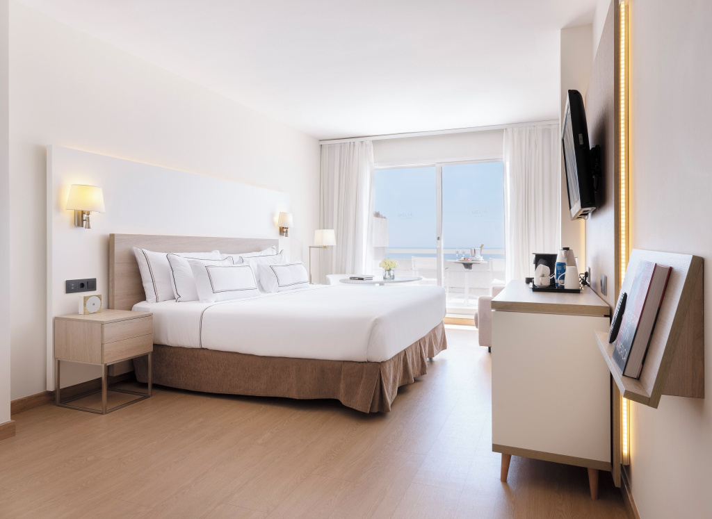 Double room (full double bed)