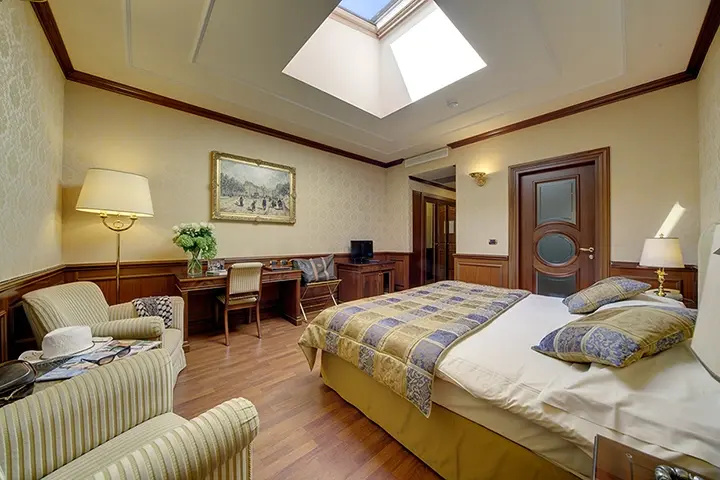 Standard Double room with courtyard view (full double bed)