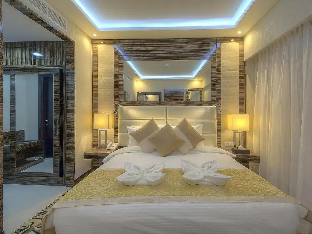 Lobby & Reception