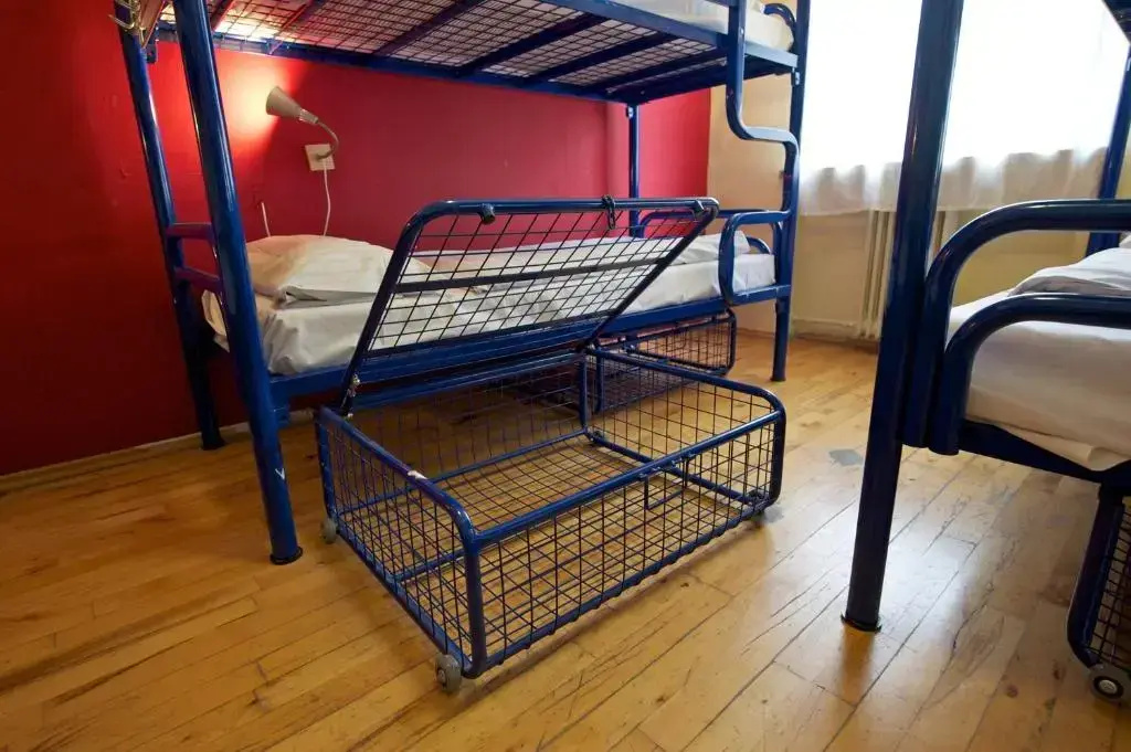 Quintuple room