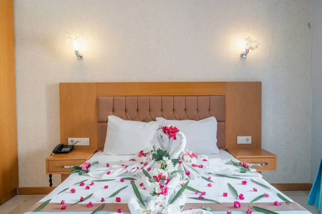Honeymoon Double room (full double bed)