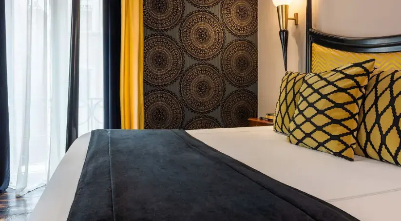 Double Suite with Ghetto View (full double bed)