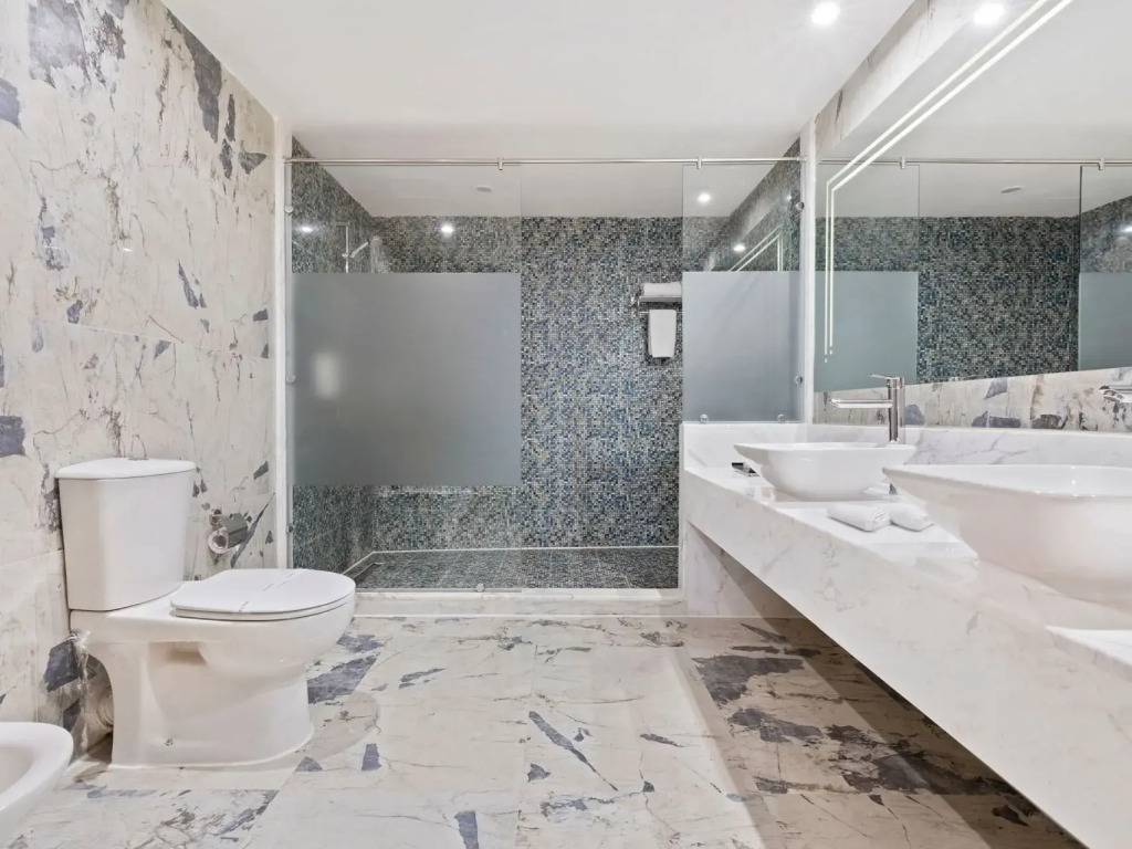 Двухместный люкс Executive с видом на море двуспальная кровать в Pickalbatros Blu Spa Resort - Adults Friendly 16 Years Plus