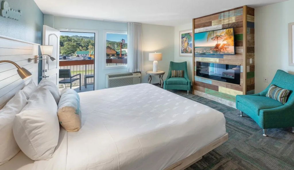 2 Bedrooms Parkway Accessible Suite
