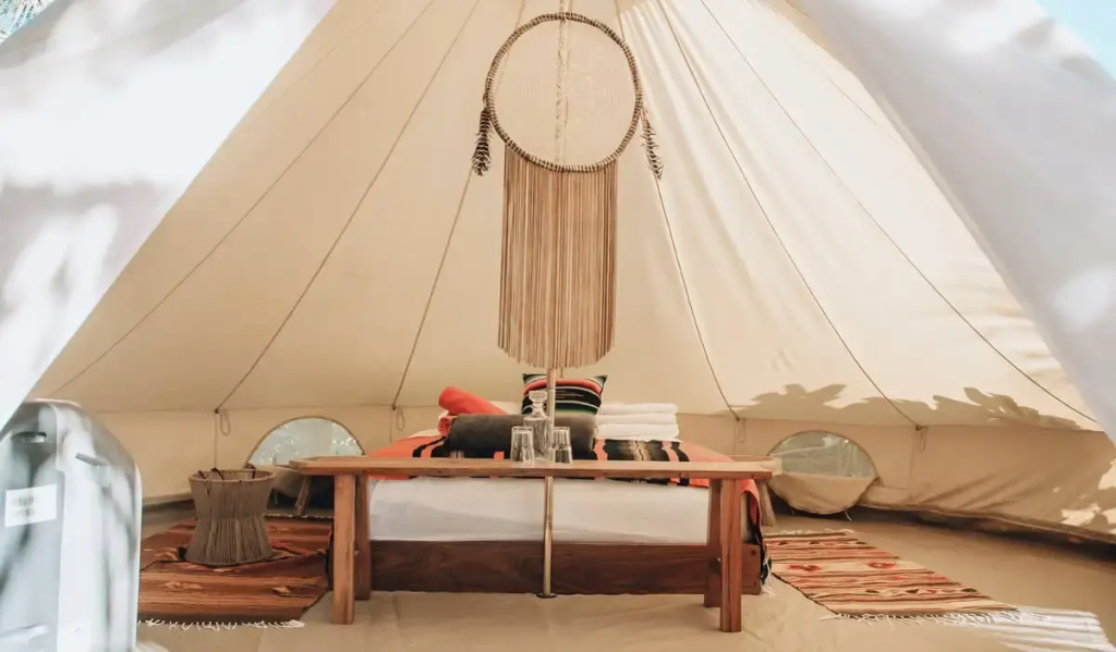 Tent oceanfront