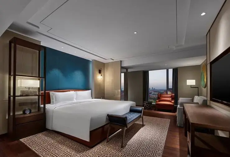 Presidential Double Suite full double bed