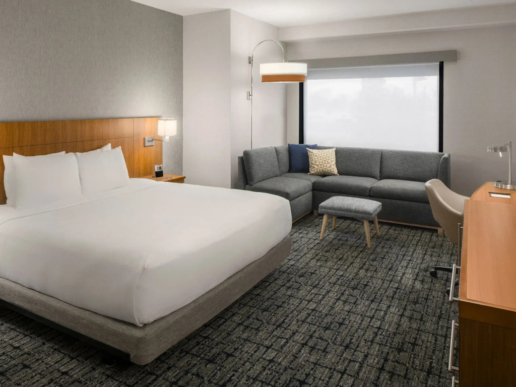 Hyatt Place Denver/Cherry Creek - Tap to explore photos