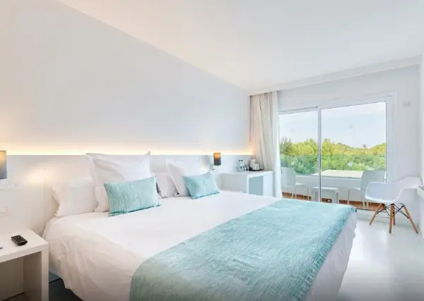 Double room (full double bed)