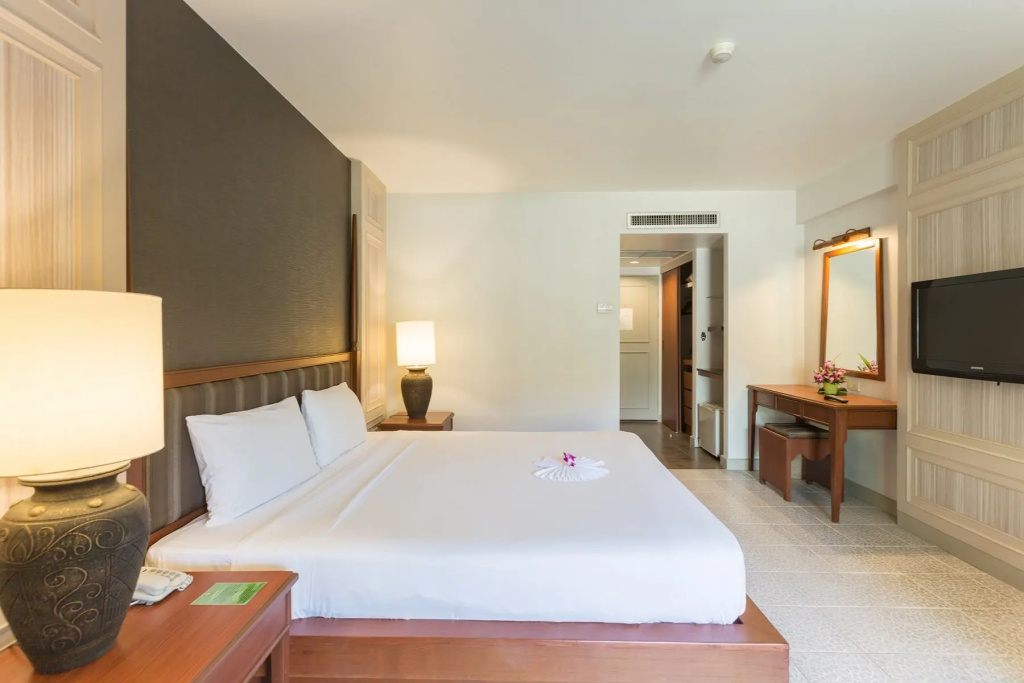 Phuket Orchid Resort & Spa - Tap to explore photos