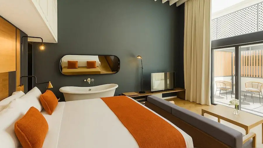 Patio Double Suite (full double bed)