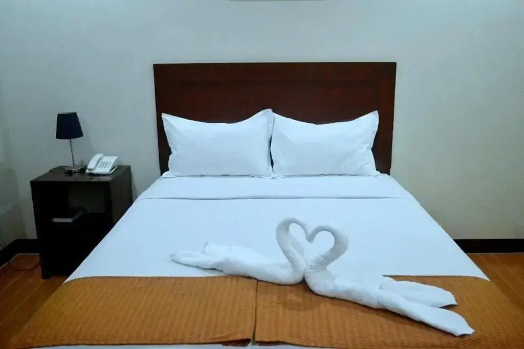 Deluxe Double room (full double bed)