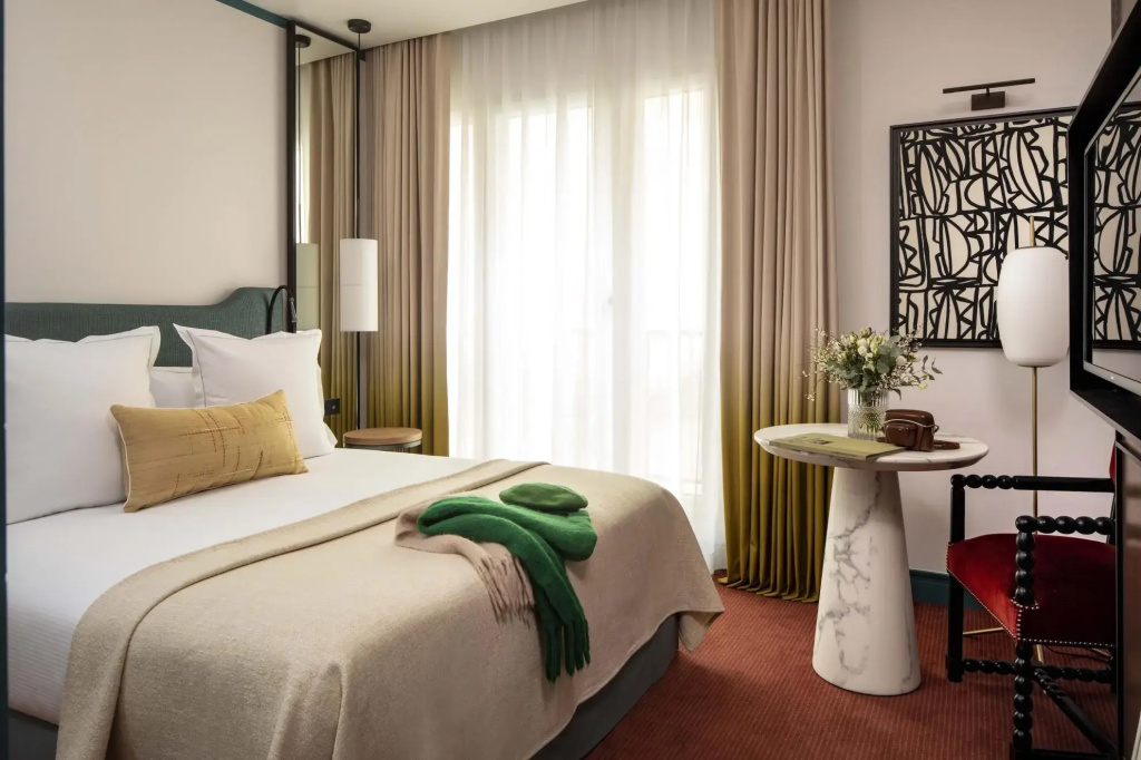 Executive Double room (full double bed)