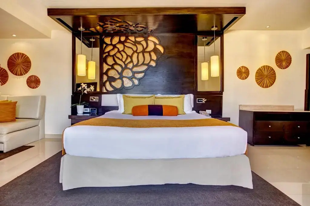 Diamond Club Double Honeymoon Jacuzzi Suite (full double bed)