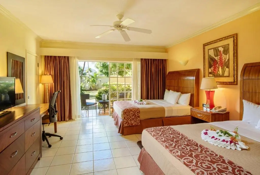 Bay Gardens Hotel - Général
